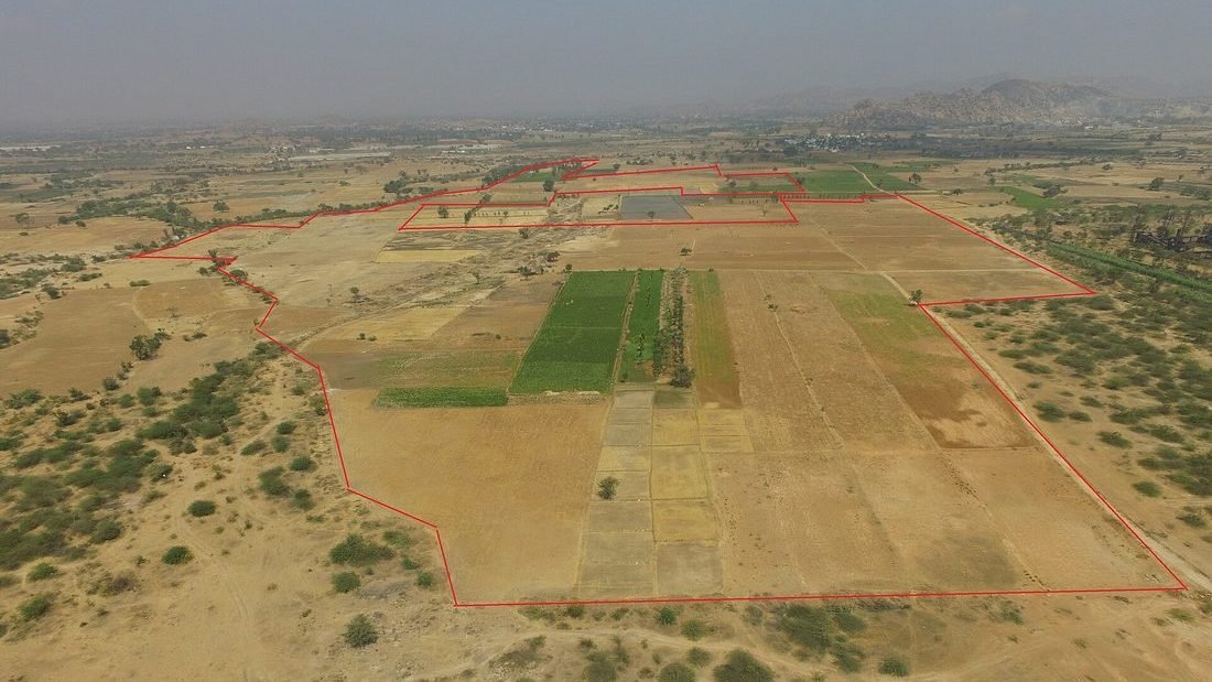 Large commercial solar power installation in India generating electricity for business premises